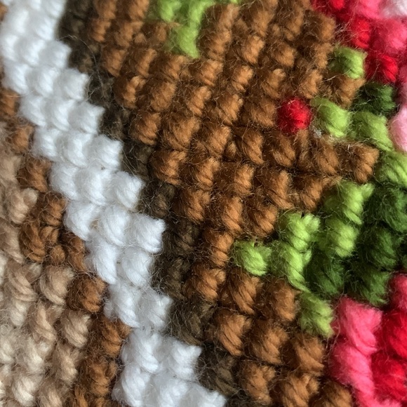 Vintage needlepoint bird house pillow throw cushion - Picture 9 of 11